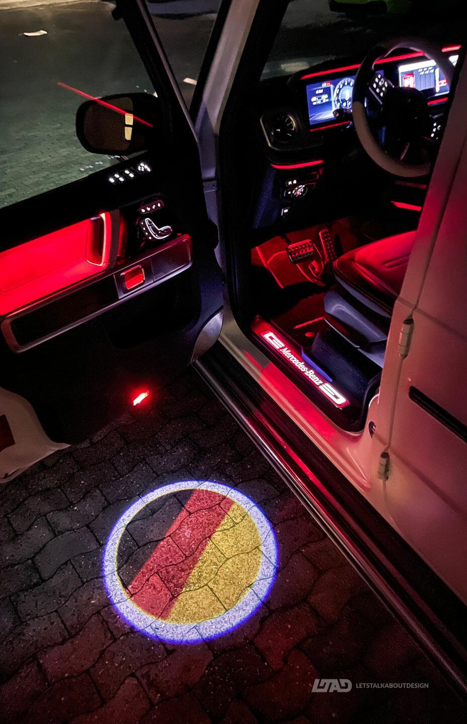 Einstiegs-LED, quattro Für Fahrzeuge mit serienmäßiger Einstiegsbeleuchtung  LED. Logo: quatt