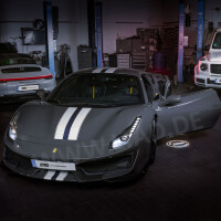Einstiegsbeleuchtung mit eigenem Logo für Ferrari 488 (Bj. 2015-2018)