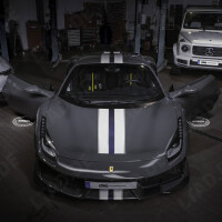 Einstiegsbeleuchtung mit eigenem Logo für Ferrari FF (Bj. 2012